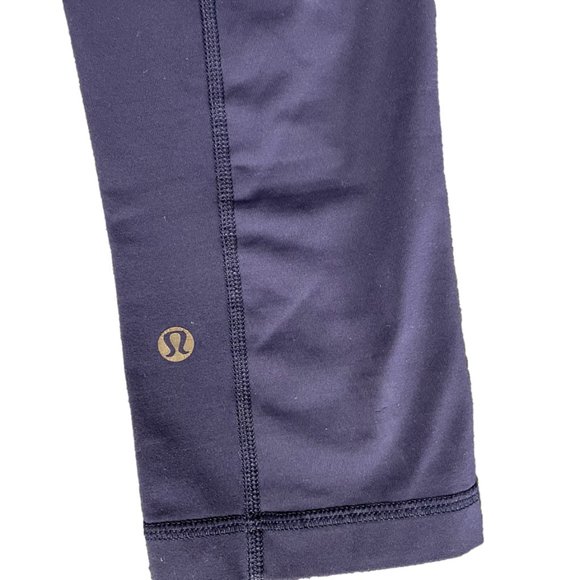 Lululemon Navy Capri Crops Size 4 - Picture 5 of 7